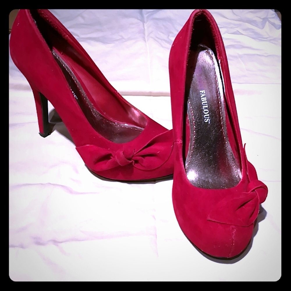 Red pumps